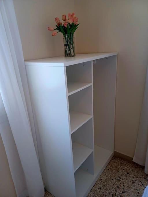 Big Apartment On The Beach Толон Экстерьер фото