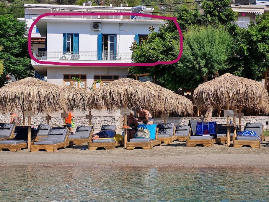 Big Apartment On The Beach Толон Экстерьер фото