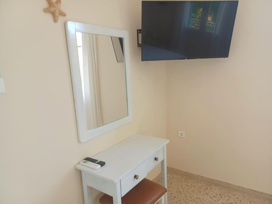 Big Apartment On The Beach Толон Экстерьер фото