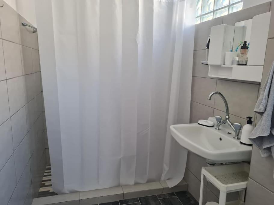 Big Apartment On The Beach Толон Экстерьер фото