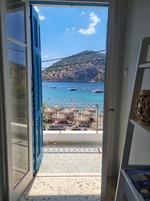 Big Apartment On The Beach Толон Экстерьер фото