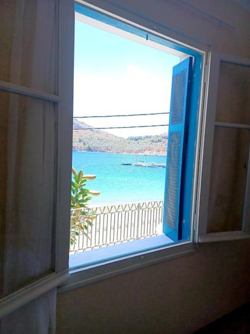 Big Apartment On The Beach Толон Экстерьер фото