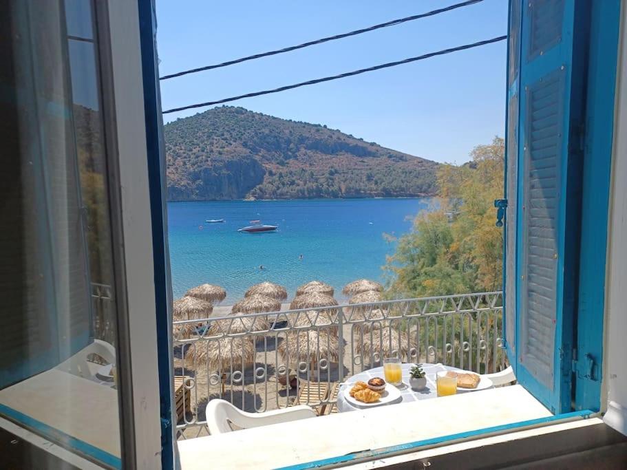 Big Apartment On The Beach Толон Экстерьер фото